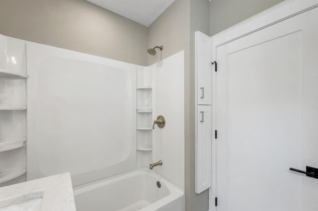 2 Dennison Avenue, Salem, NH 03079