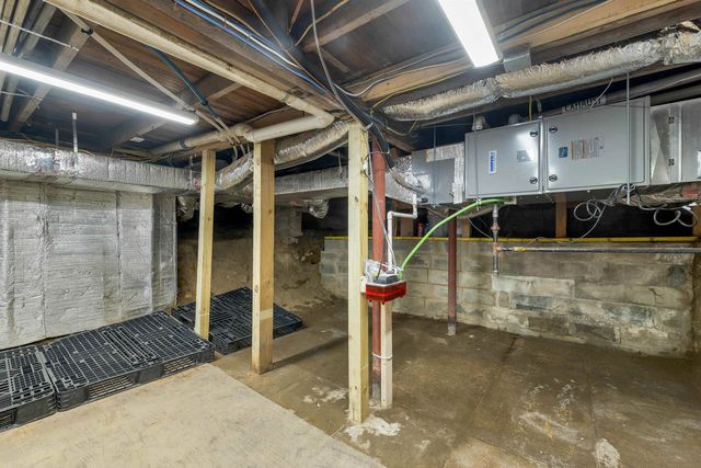 2 Dennison Avenue, Salem, NH 03079
