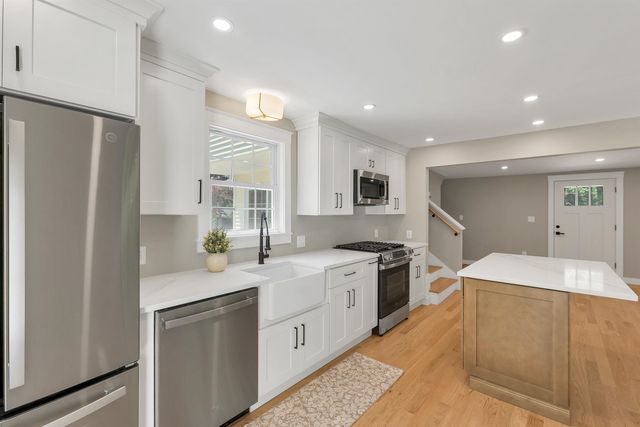 2 Dennison Avenue, Salem, NH 03079