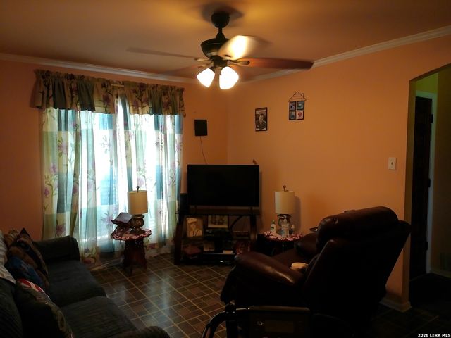 5222 FOXCROSS DR, Kirby, TX 78219