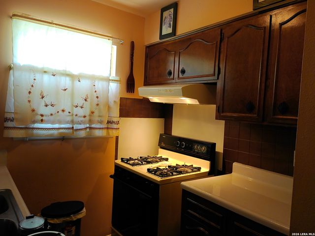 5222 FOXCROSS DR, Kirby, TX 78219