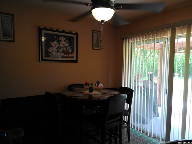 5222 FOXCROSS DR, Kirby, TX 78219