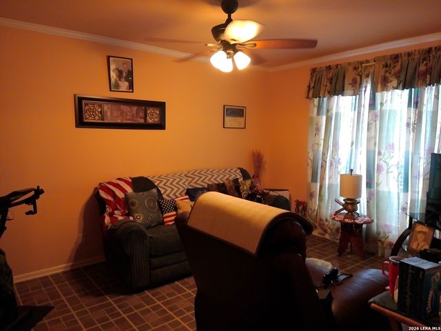 5222 FOXCROSS DR, Kirby, TX 78219