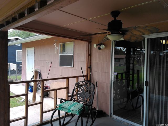 5222 FOXCROSS DR, Kirby, TX 78219