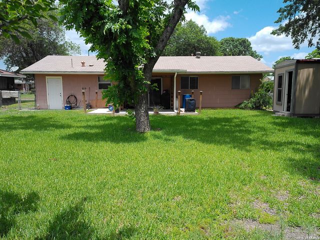 5222 FOXCROSS DR, Kirby, TX 78219