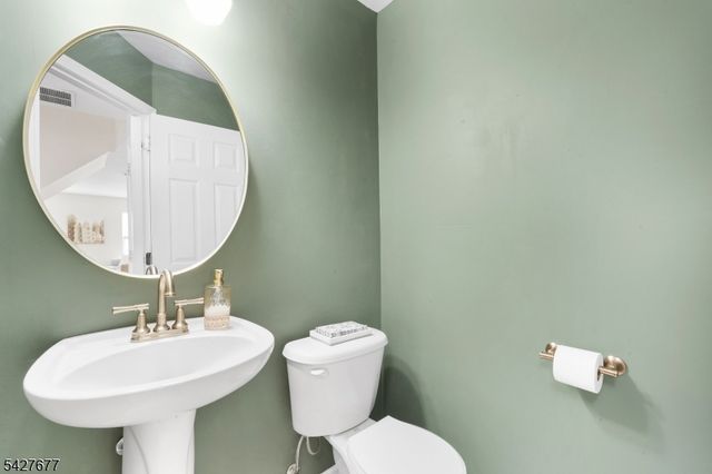 411 Boulder Ridge Dr, Randolph Twp., NJ 07869