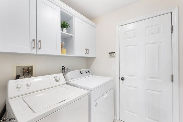 411 Boulder Ridge Dr, Randolph Twp., NJ 07869