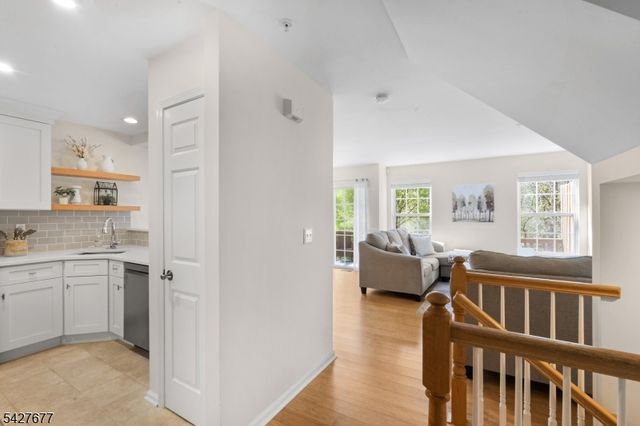 411 Boulder Ridge Dr, Randolph Twp., NJ 07869