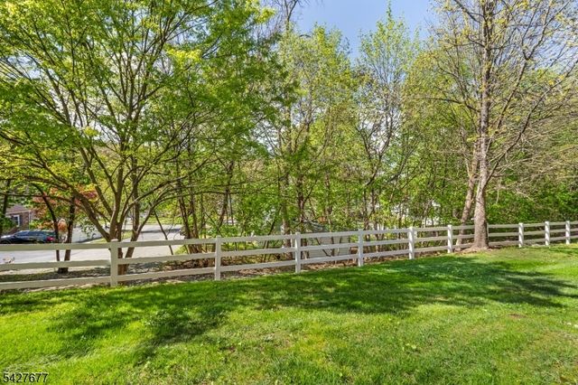 411 Boulder Ridge Dr, Randolph Twp., NJ 07869