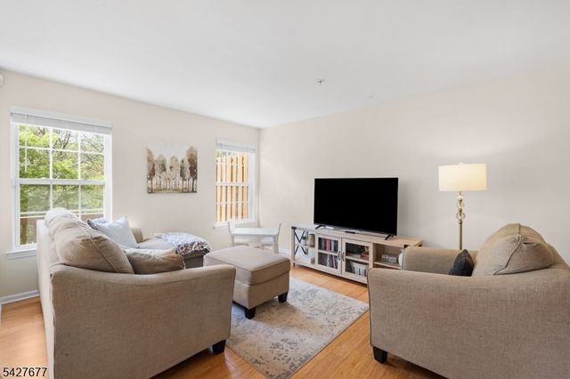 411 Boulder Ridge Dr, Randolph Twp., NJ 07869