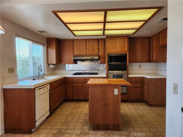 330 Amberwood Drive, Walnut, CA 91789