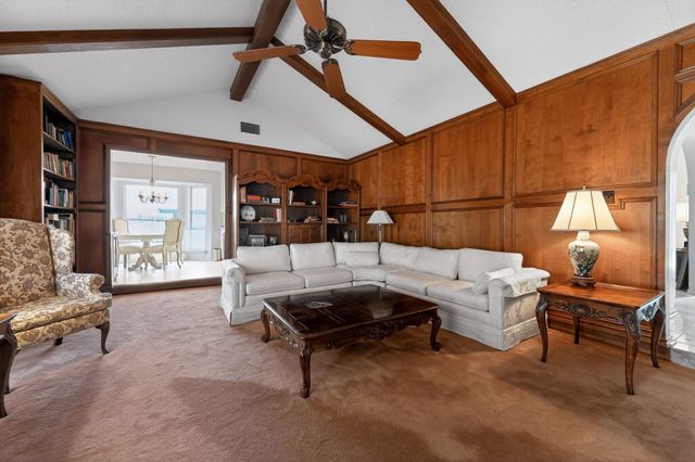 704 Castlewood Lane, Arlington, TX 76012