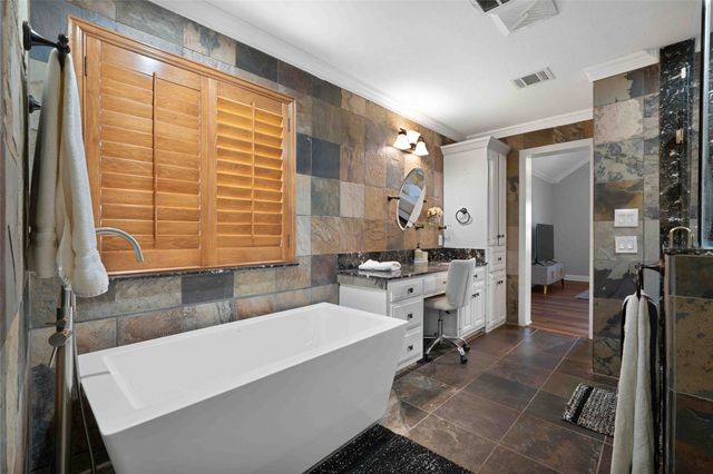 2711 Spyglass Drive, Carrollton, TX 75007