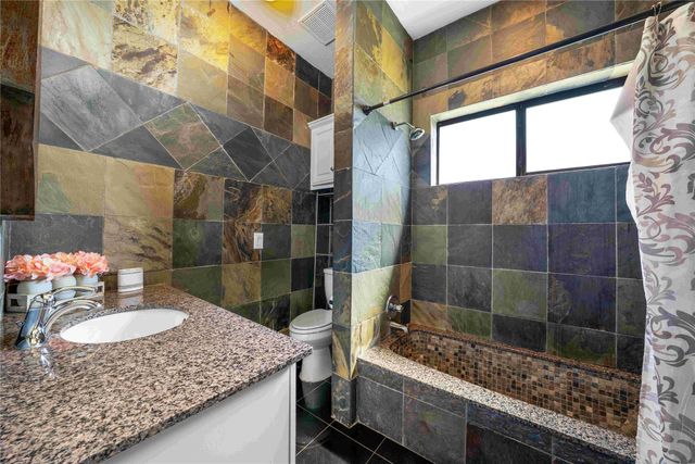 2711 Spyglass Drive, Carrollton, TX 75007