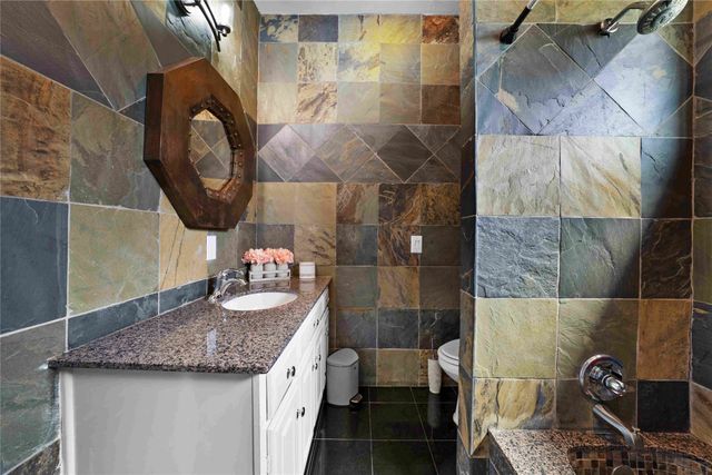 2711 Spyglass Drive, Carrollton, TX 75007