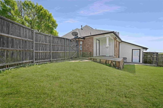 2711 Spyglass Drive, Carrollton, TX 75007