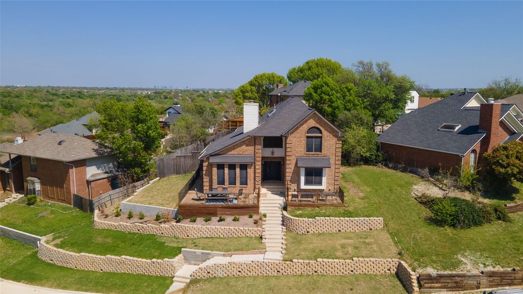 2711 Spyglass Drive, Carrollton, TX 75007