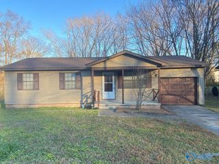 5020 Kyle Lane NW, Huntsville, AL 35810