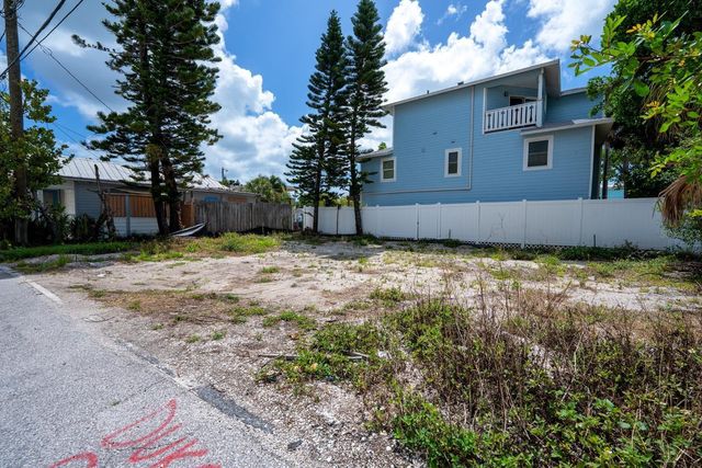 119 95TH AVENUE, Treasure Island, FL 33706