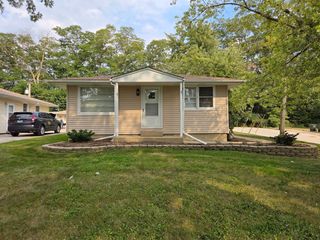 1 Stone Avenue, North Aurora, IL 60542
