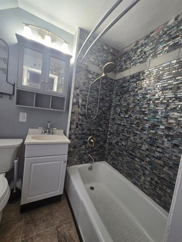 512-514 Saint Paul Street, Burlington, VT 05401