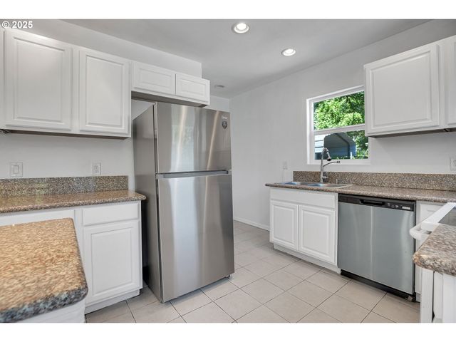 6511 Nw SAINT HELENS Rd, Portland, OR 97210