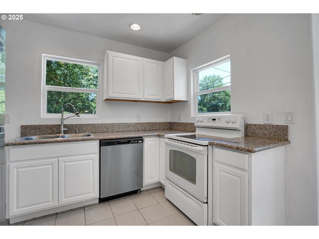 6511 Nw SAINT HELENS Rd, Portland, OR 97210