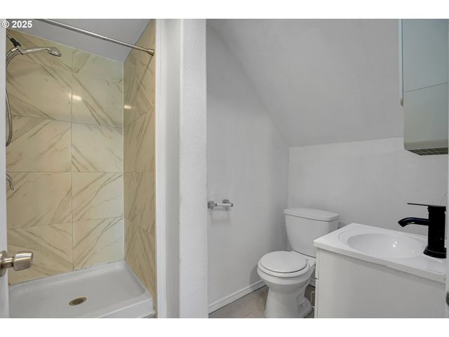 6511 Nw SAINT HELENS Rd, Portland, OR 97210