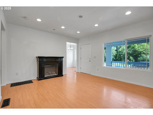 6511 Nw SAINT HELENS Rd, Portland, OR 97210