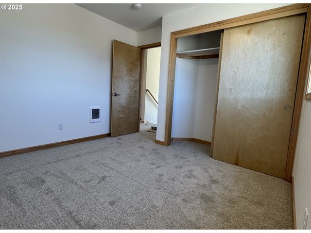 684 ST CHARLES St, Eugene, OR 97402