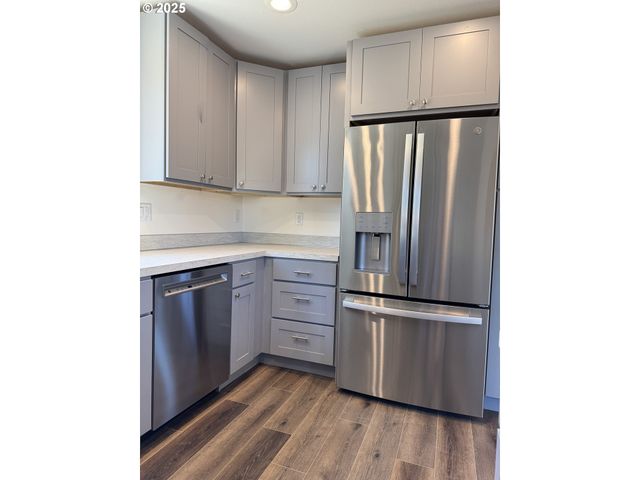 684 ST CHARLES St, Eugene, OR 97402