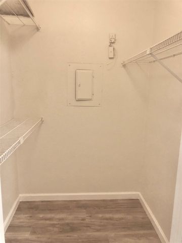9829 Walnut Street O106, Dallas, TX 75243