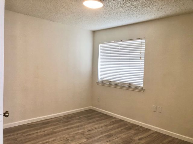 9829 Walnut Street O106, Dallas, TX 75243
