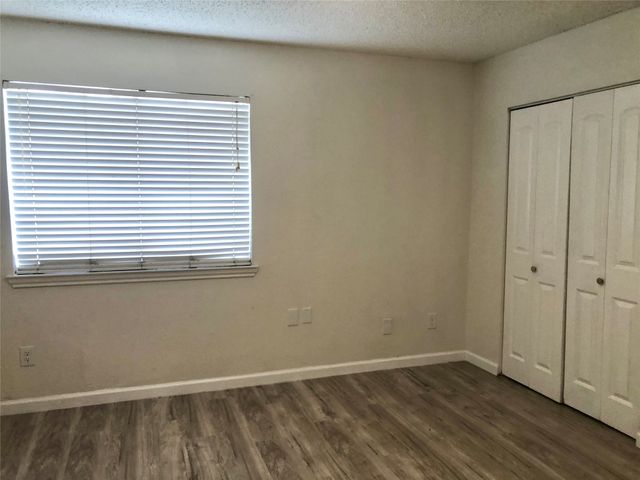 9829 Walnut Street O106, Dallas, TX 75243