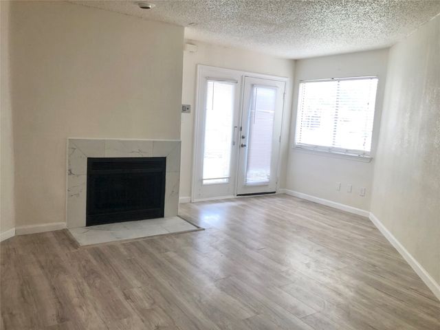 9829 Walnut Street O106, Dallas, TX 75243