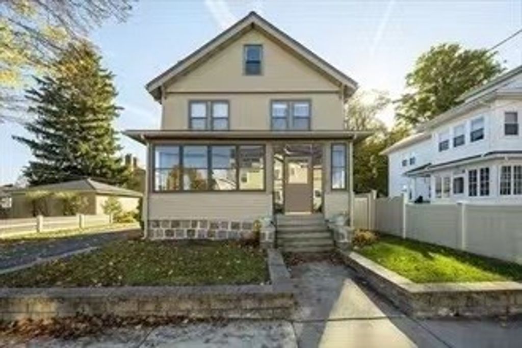 11 Gould St, Quincy, MA 02170