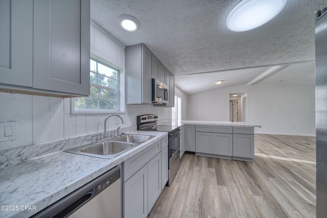 7923 Santa Rosa Avenue, Panama City, FL 32409