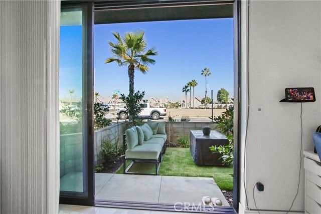 208 Ocean Place, Seal Beach, CA 90740