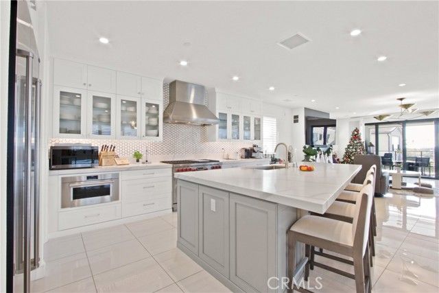 208 Ocean Place, Seal Beach, CA 90740