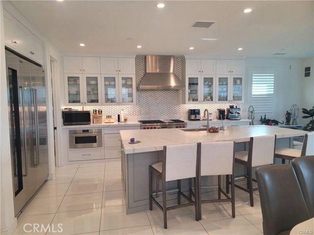 208 Ocean Place, Seal Beach, CA 90740