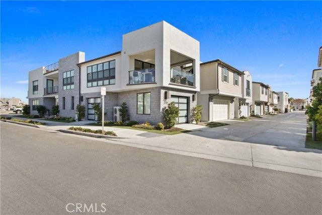 208 Ocean Place, Seal Beach, CA 90740