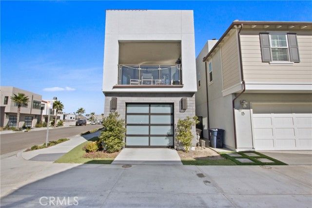 208 Ocean Place, Seal Beach, CA 90740