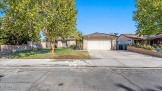 2507 E Avenue J14, Lancaster, CA 93535
