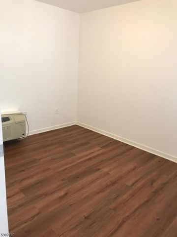 56 Ferguson St, Newark City, NJ 07105