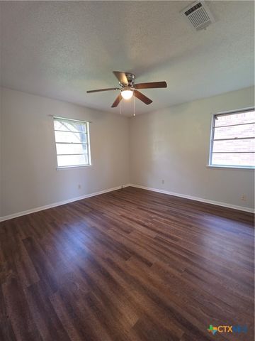 919 Holly Street, Copperas Cove, TX 76522