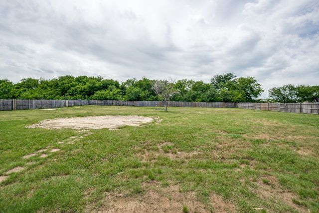 802 Fairmeadow Circle, Krugerville, TX 76227