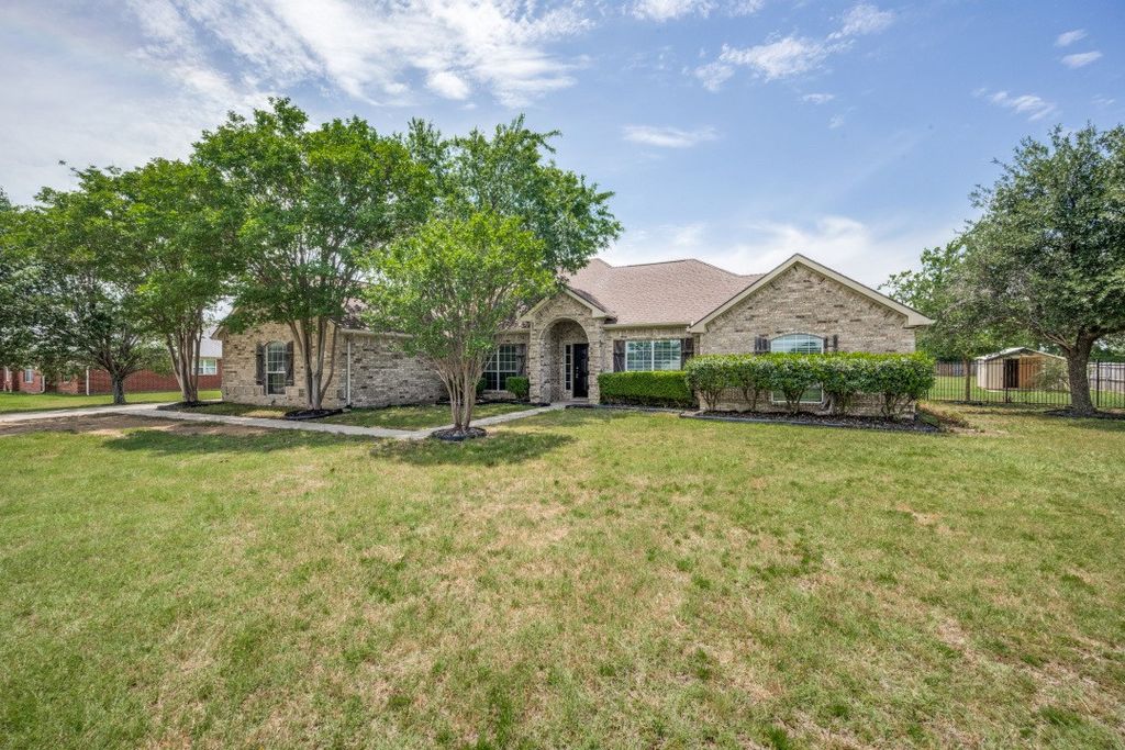 802 Fairmeadow Circle, Krugerville, TX 76227