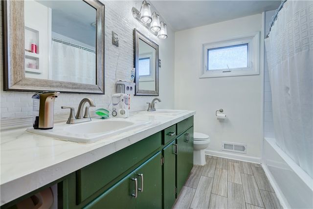 79 Ross Brook Drive, Penfield, NY 14625