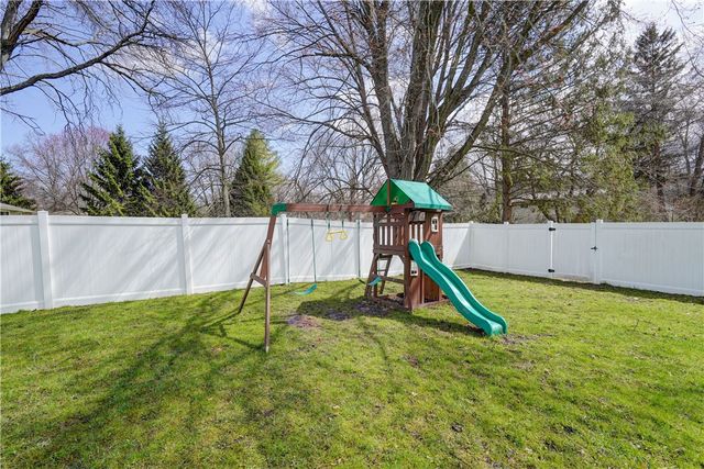 79 Ross Brook Drive, Penfield, NY 14625