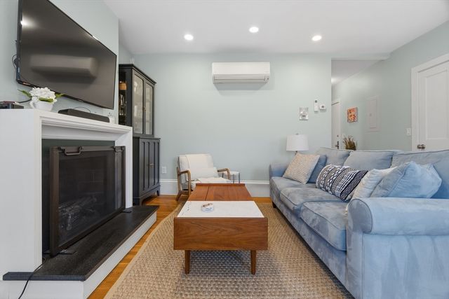 32 Union Park 3, Boston, MA 02118